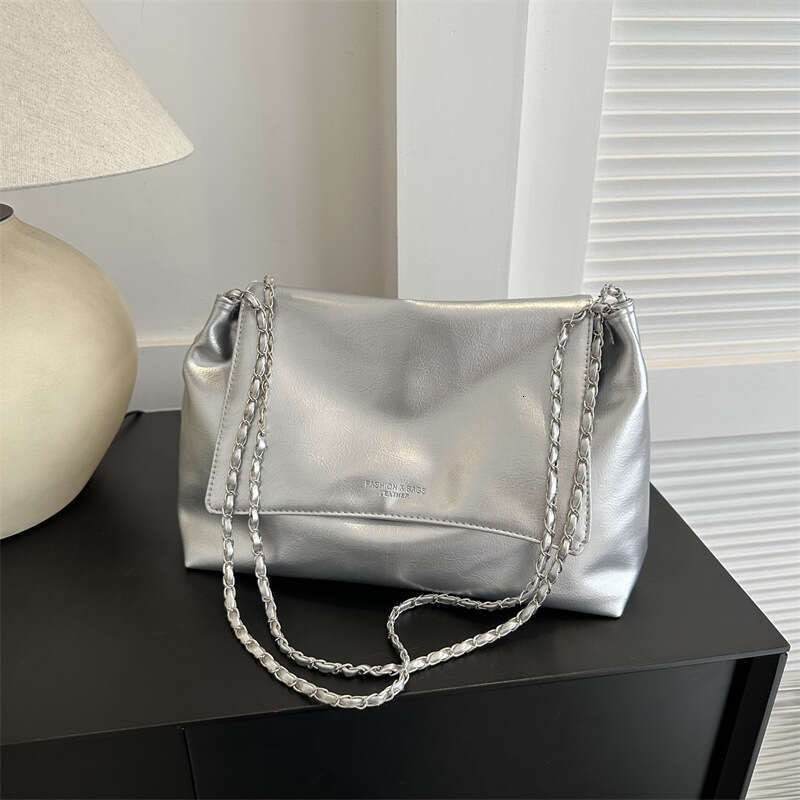 Large Capacity New Fashionable Sier Tote Korean Version, Trendy Single Shoulder Chain Bag, Versatile Women's Bag B1