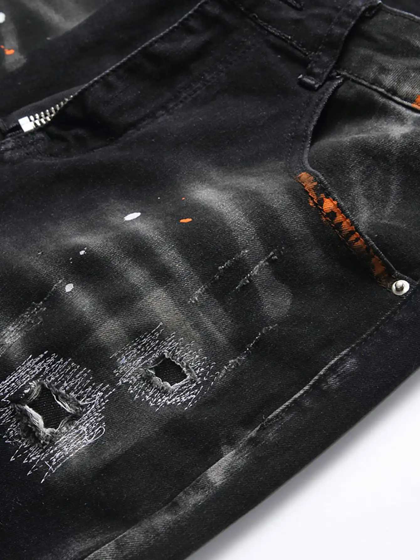 Mens Graffiti Ripped Short Jeans 2023 Summer New Fashion Casual Slim Big Hole Retro Style Denim Shorts Male Brand ClothesXJ241206