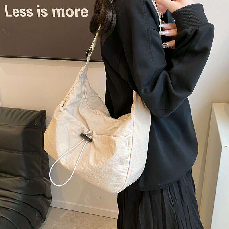 High Appearance Women's Trendy Sports Workwear Style Lightweight Waterproof Nylon Outdoor Cloth Bag, Large Capacity Shoulder Bag B3