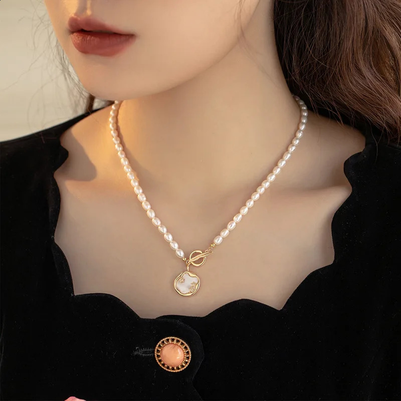 SUYU Womens Light Freshwater Pearl Necklace Elegant Fashion Paradigm Grain Pendant Necklace 241205