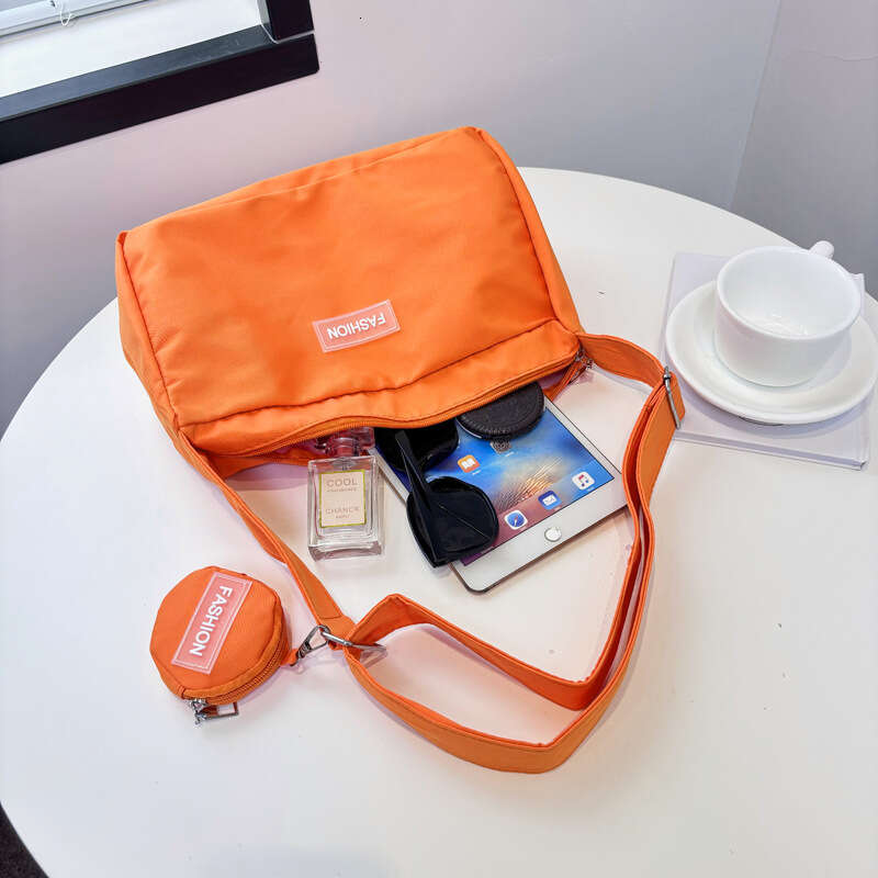 Large Capacity Canvas Women's Summer New Instagram Style Shoulder Niche Design, Small Square Bag, Casual Bag B3