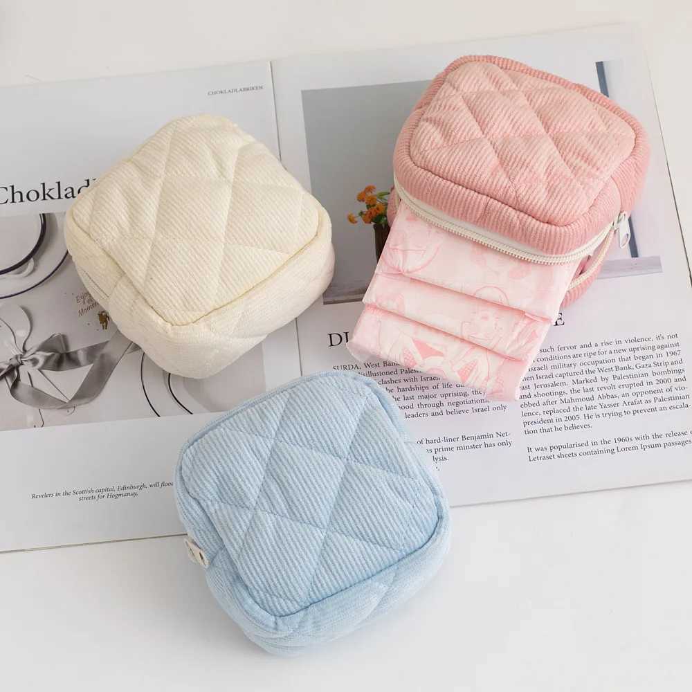 1PC Mini Square Cosmetic Bag Women Portable Earphe Lipstick Sanitary Napkins Storage Pouch Small Makeup Zipper BagsXJ241206