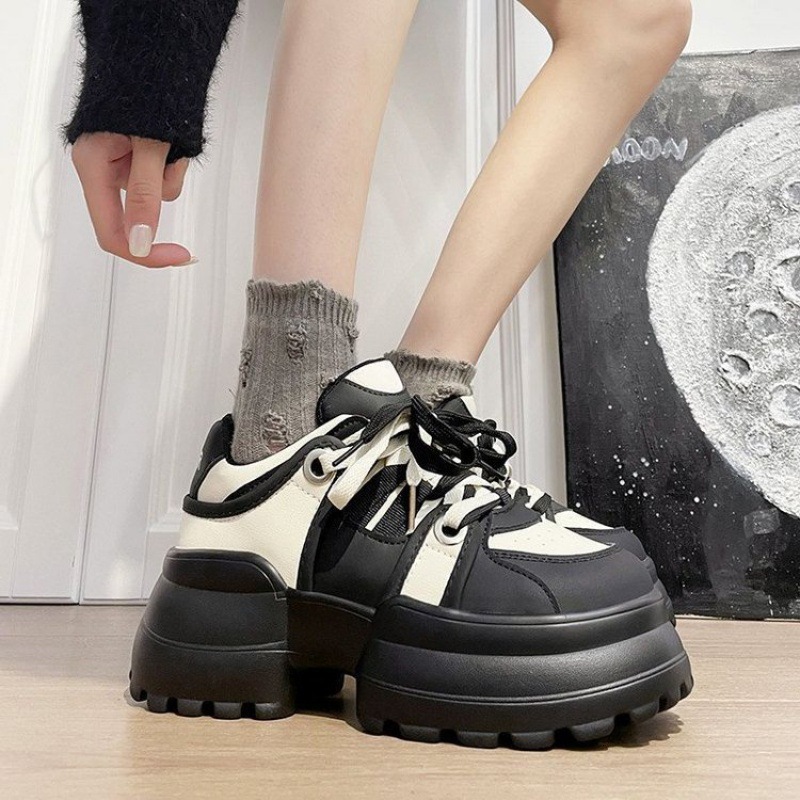 Stylish Ladies' Sportswear Sneakers Featuring Sturdy Thick Soles for All-Day Ease