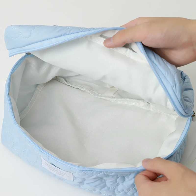 New Flower Pattern Women Makeup Bag Toiletries Cosmetic Organizer Zipper Bag Travel W Pouch Cosmetic Bag Female Make Up BagsXJ241206