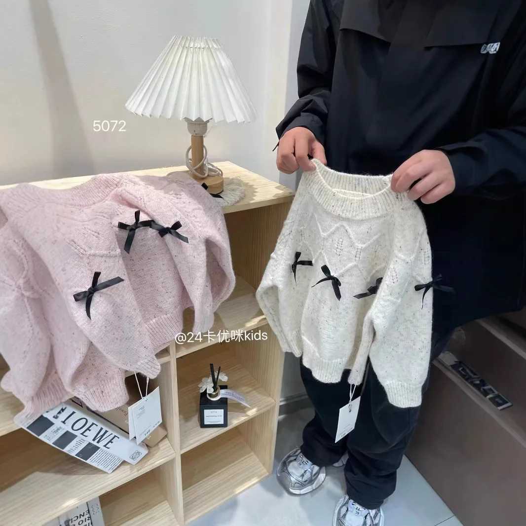 Cardigan Baby girl sweater with fashionable bow tie knitted to keep warm 2024 autumn new Korean style childrens sweater Q241205