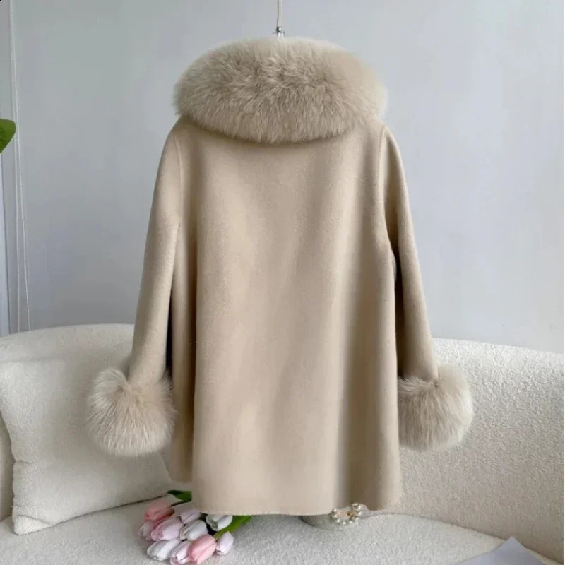 BLUENESSFAIR 2023 Cashmere Wool Blends Coat Winter Autumn Women Jacket Real Fur Collar Loose Thick Warm Outerwear Streetwear 241205