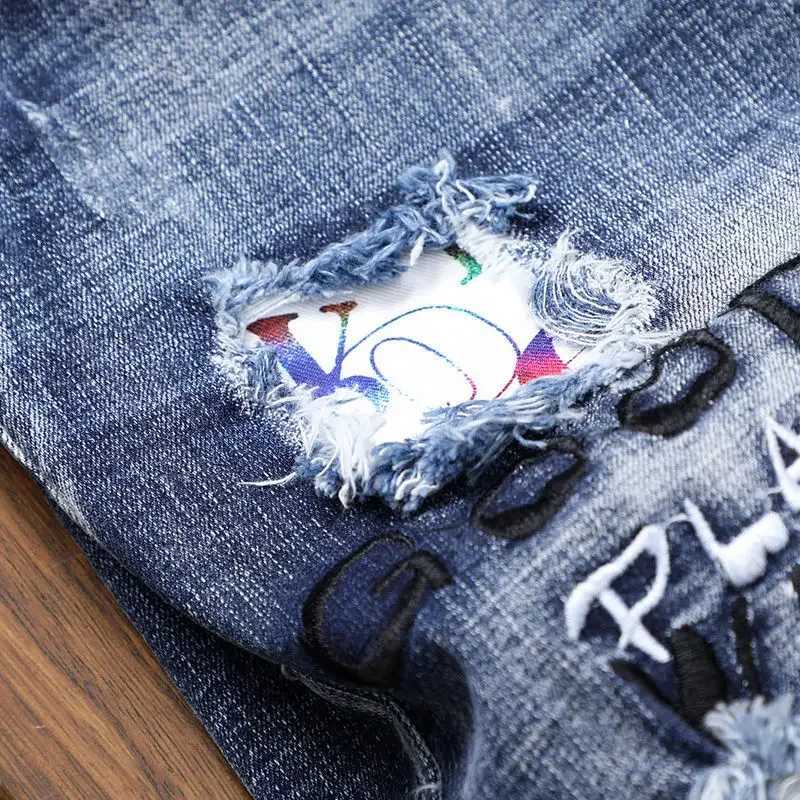 Man Denim Shorts Graphic Ripped with Text Short Jeans Pants for Men Cut Original Designer Korean Fashion Streetwear Cowboy SaleXJ241206