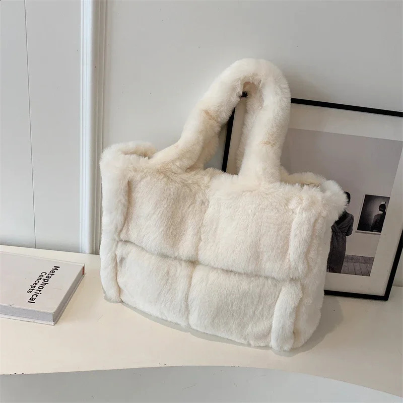 Womens Bag Solid Plush Comfortable Shoulder Bag High Capacity Hasp Casual Tote Handbag Bags for Women Bolsa Mujer 241206