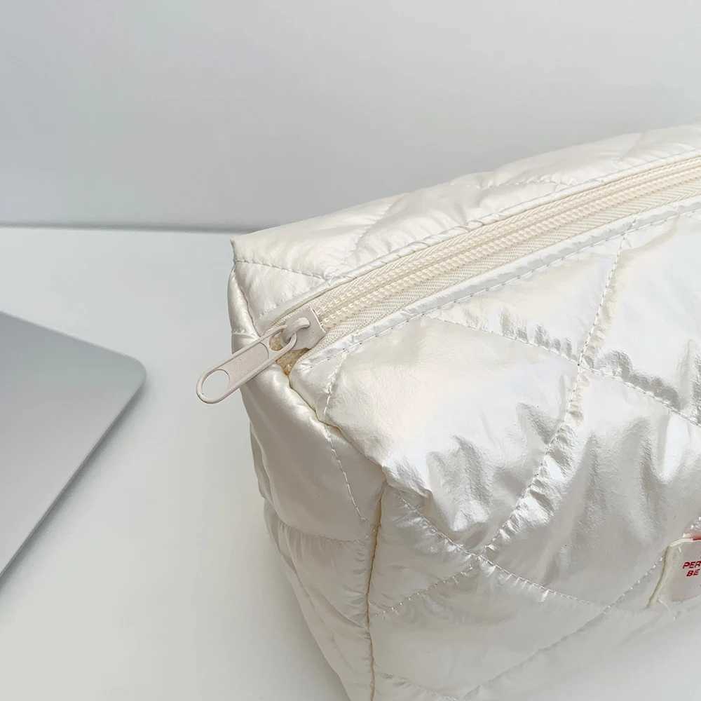 Quilting Womens Cosmetic Pouch Large Capacity Travel Storage Bags Simple Plaid Ladies Cluh Handbags Big Toiletry BagXJ241206