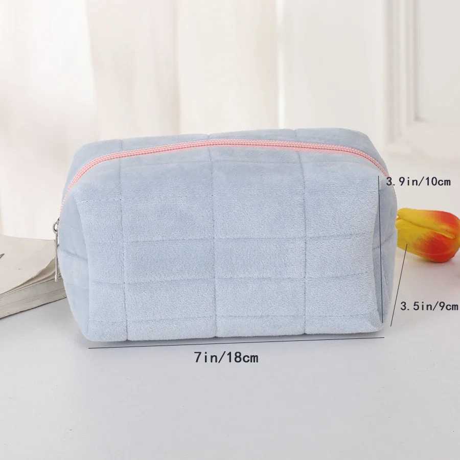Simple Makeup Bag Pillow Pencil Case Veet Plaid Womens Large Capacity Pillow Cosmetic Portable Storage Bags Students SuppliesXJ241206