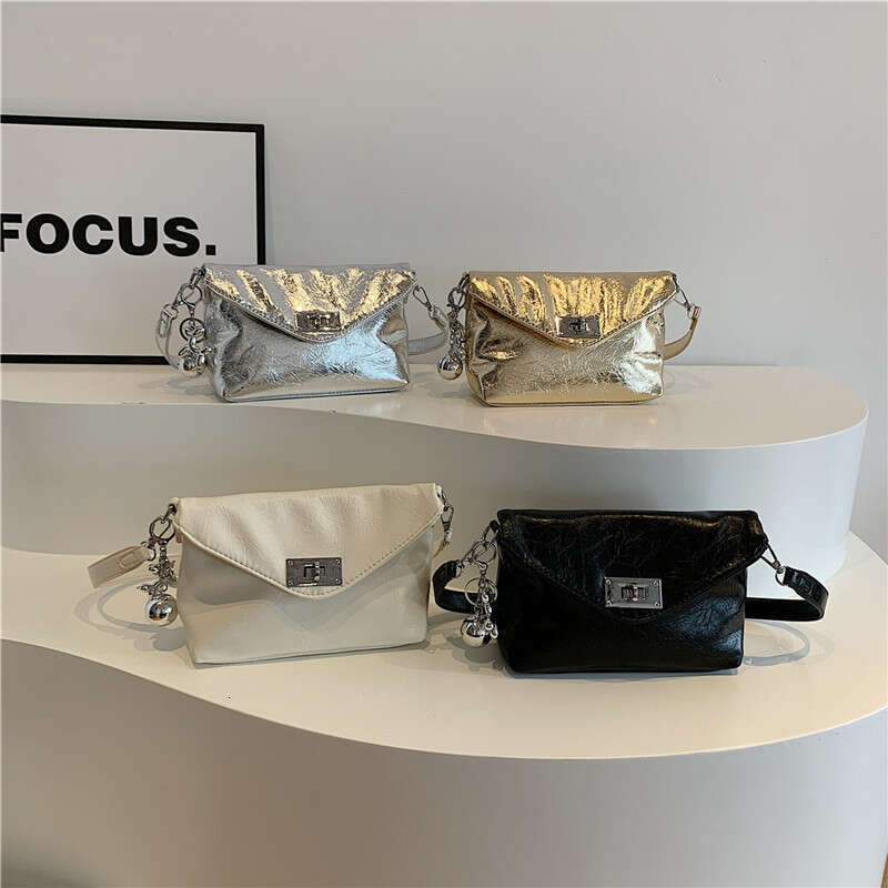 Crossbody 2024 New Small and Trendy Burst Pattern Underarm Envelope Versatile Casual Postman Fashion Shoulder Bag