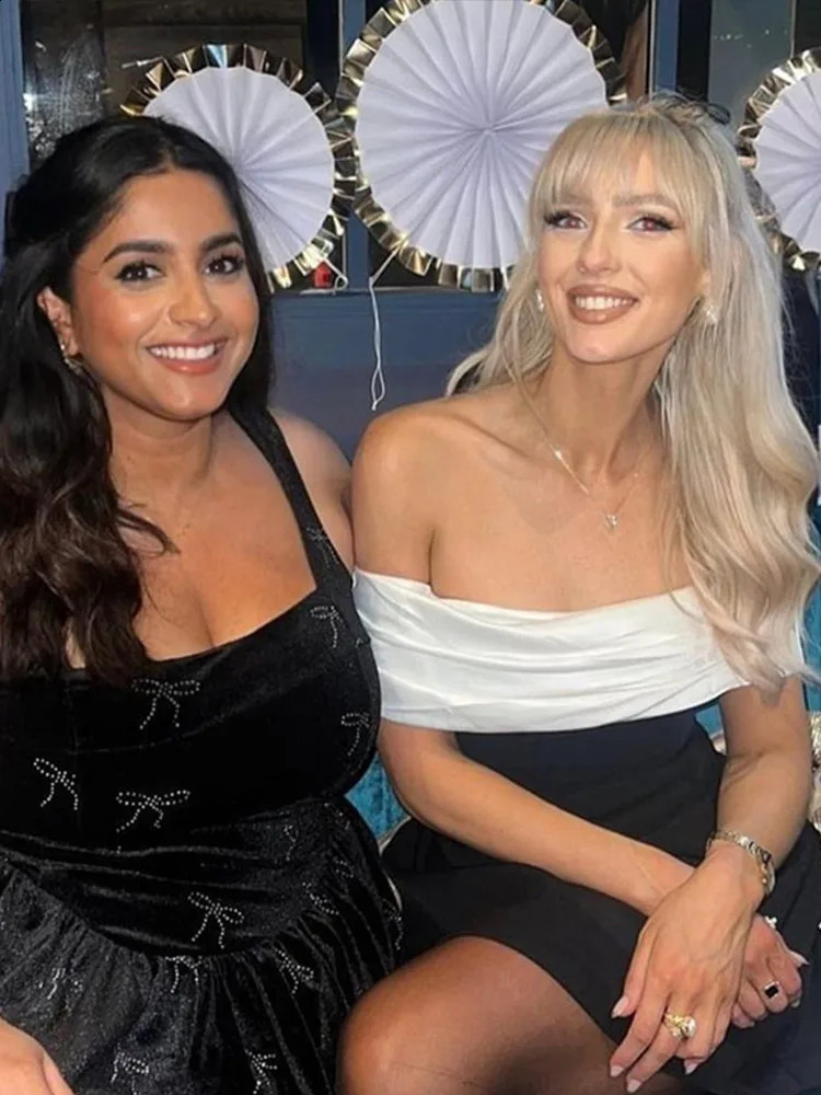 Sexy backless bow mini dress for women elegant shoulder and sleeveless party dress 2024 fashionable strapless Christmas dress for women 241206