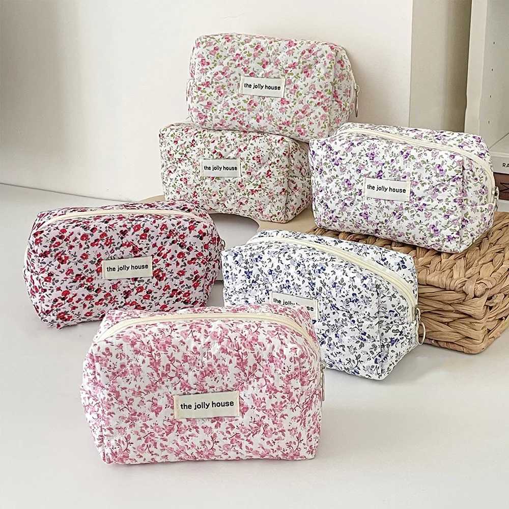 Fi Flower Quilted Makeup Storage Bag Portable Travel Organizer Cosmetic Toiletry Pouch Cute Make Up Handbag Floral BagsXJ241206