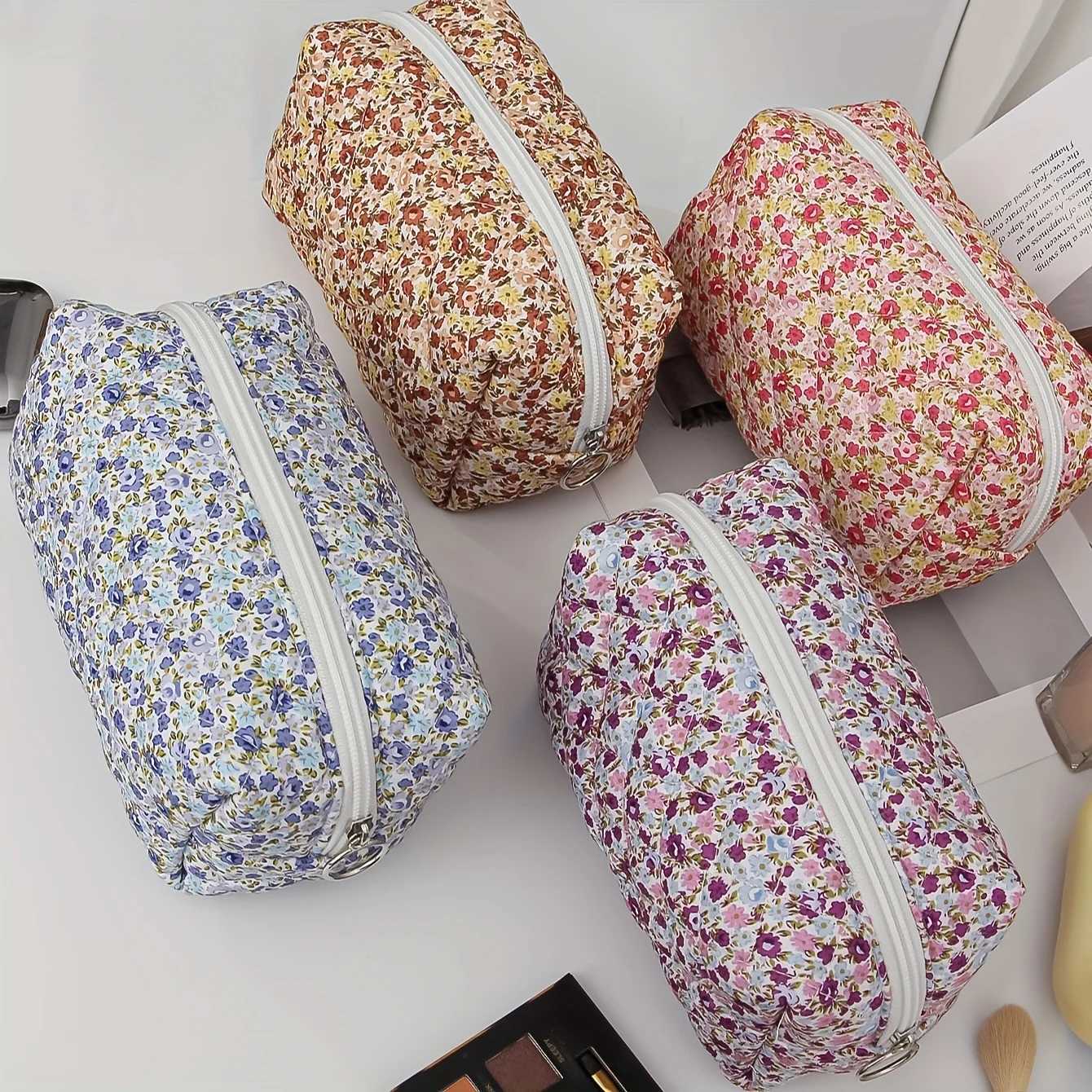 Cute Small Floral Cott Makeup Bag Quilted Zipper Pouch for Women and Girls Kaii Travel Cosmetic Bags for PurseXJ241206