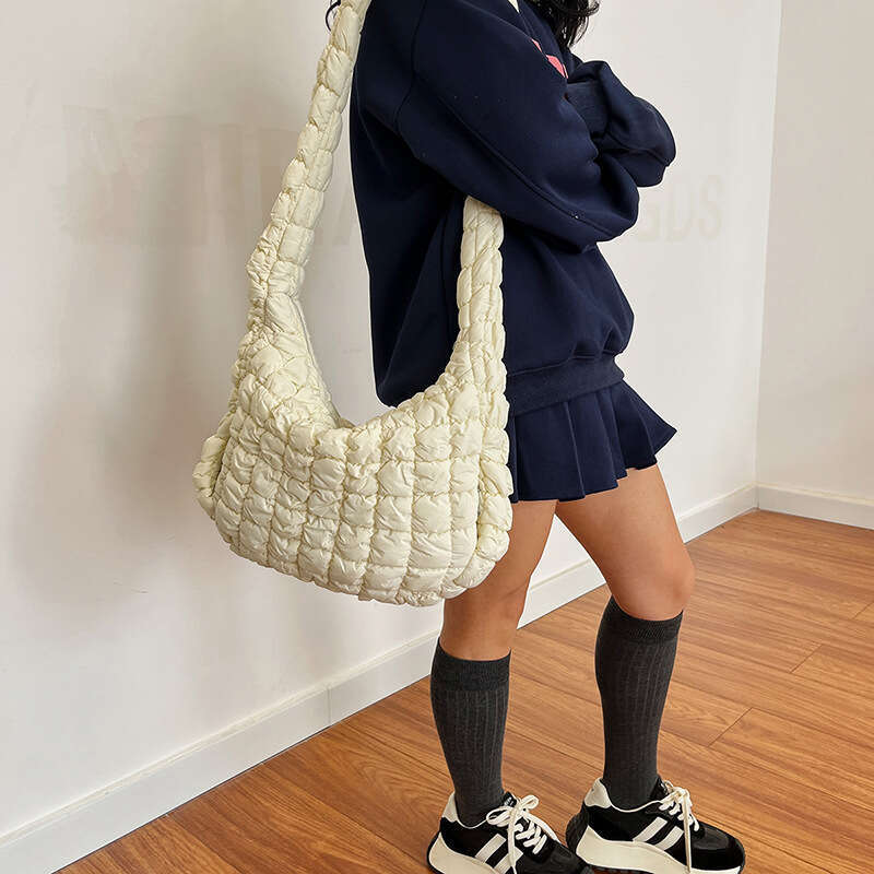 Large Capacity Cotton Cloud Women's New Nylon Shoulder Crossbody High-End Sense, Casual Dumpg Bag, Fashionable Quality, Classic B1