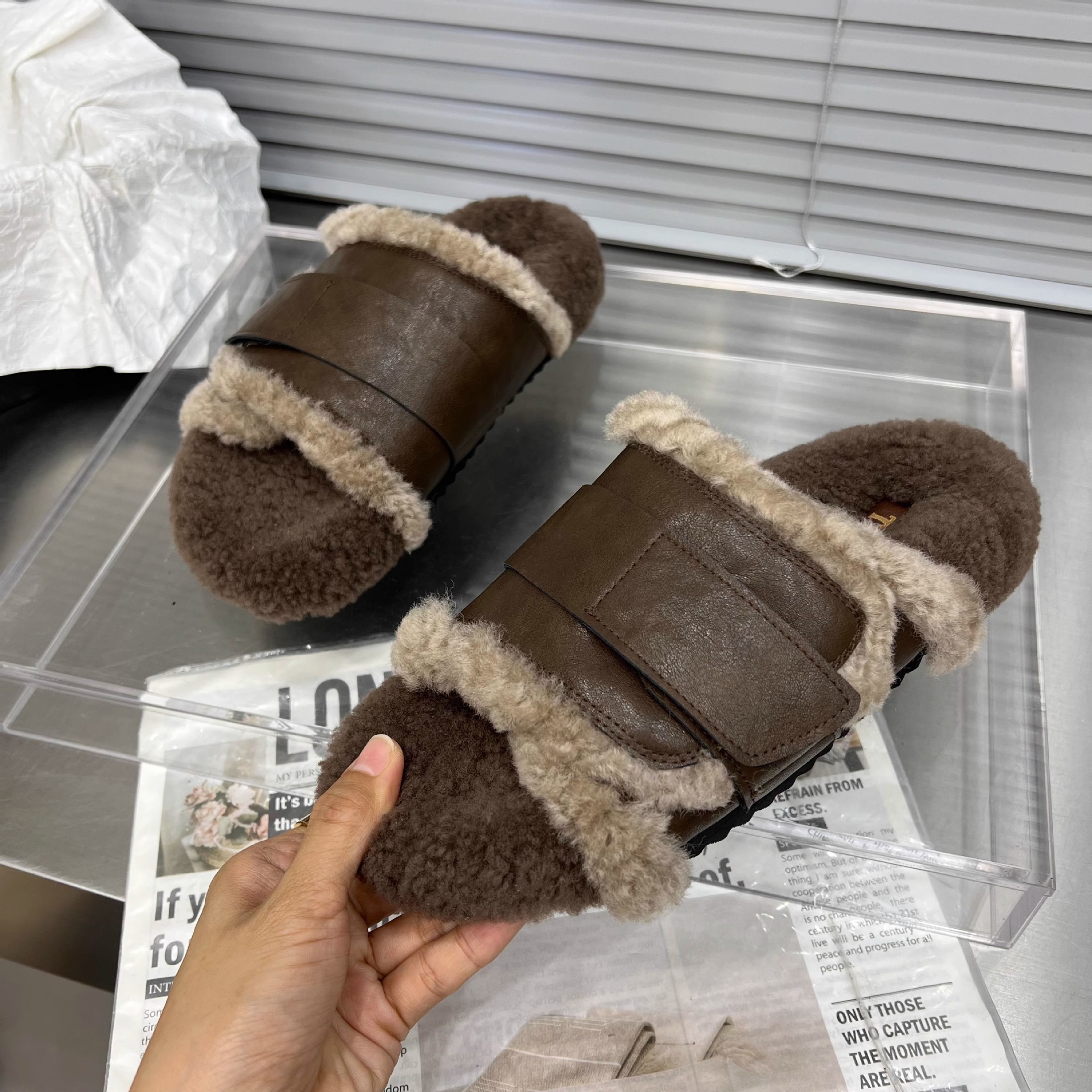 2025 Free Shipping Warm Thicken Wool Birkn Slippers Women Winter Fur Flat Mules Shoes Woman Brand Outdoor Slides black