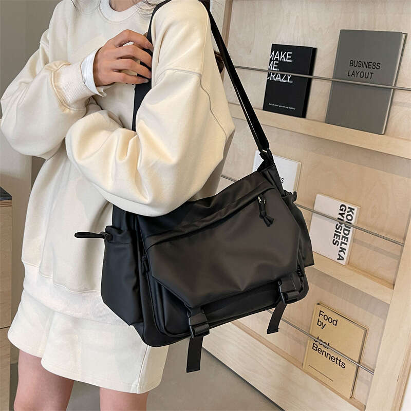 New Functional Bag For Men, Large Capacity High-End Single Shoulder Crossbody Simple Anti Splash Mailman Bag, Women's Fashionable Quality Classic