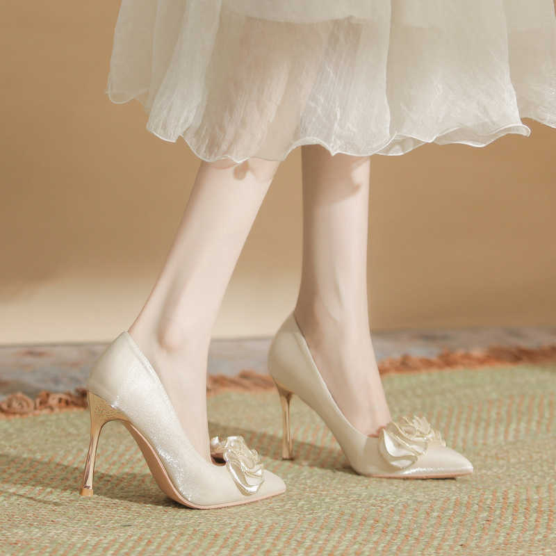 Lans new pointed thin heel gold metal heel buckle high heeled shoes are versatile for womens commuting plus fat and wide feet