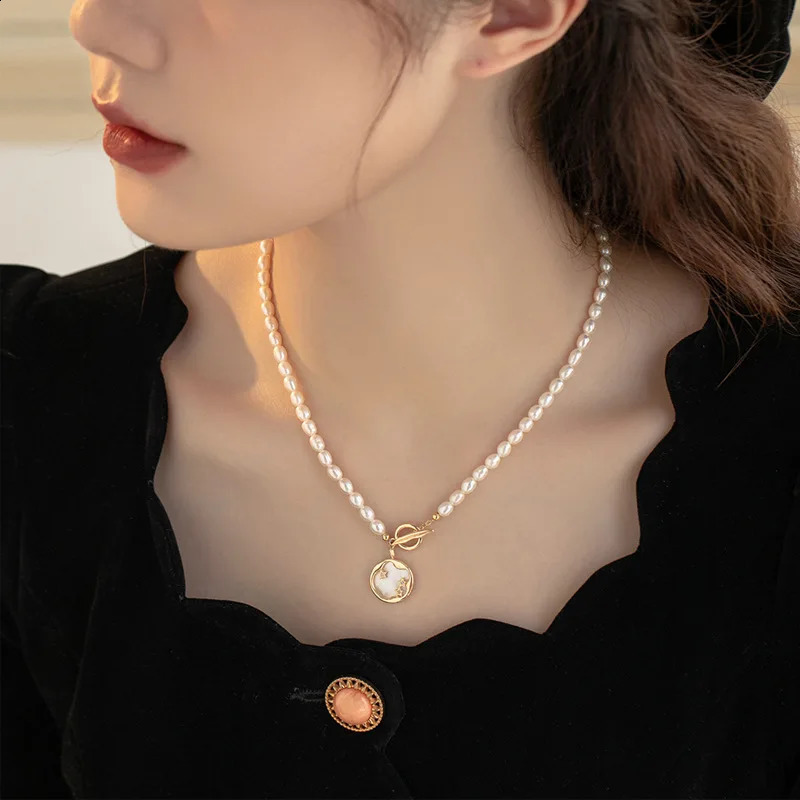 SUYU Womens Light Freshwater Pearl Necklace Elegant Fashion Paradigm Grain Pendant Necklace 241205
