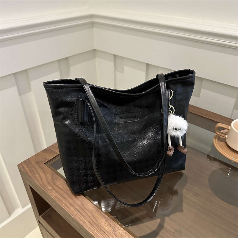 Tote Women's New Large Capacity Commuting Versatile Spring And Summer Shoulder College Student Class Bag, Fashionable Quality Classic B4