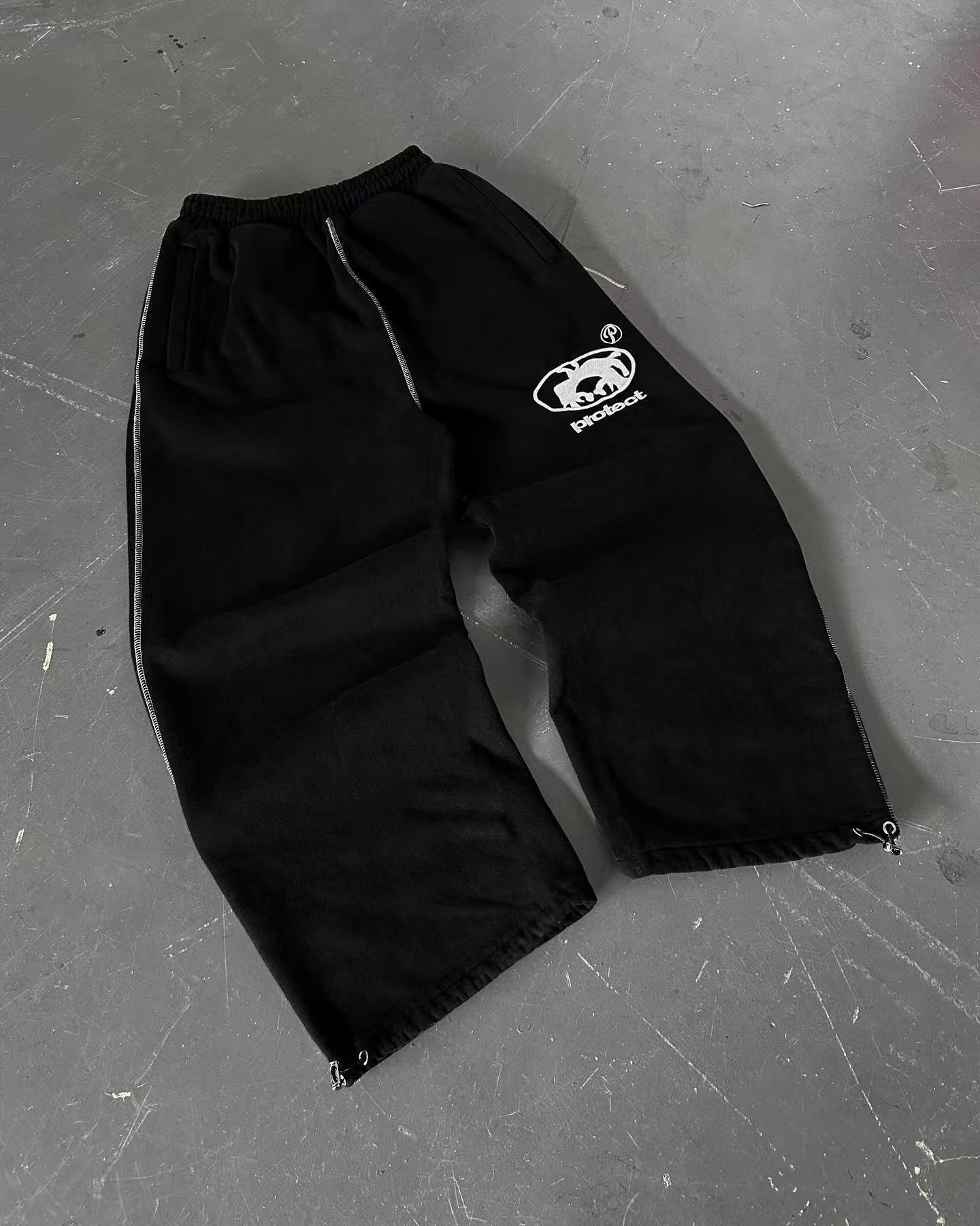 European and American street fashion embroidery casual pants men hiphop hip hop loose straight pants.