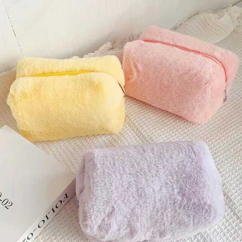 Plush Makeup Bags For Women Soft Travel Cosmetic Bag Organizer Case Young Lady Girls Make Up Case Necessaries Cluh BagXJ241206