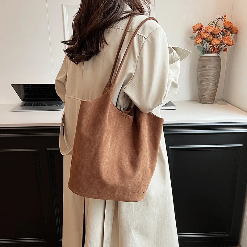 LEFTSIDE Retro PU Leather Shoulder Bags For Women Winter Y2K Korean Fashion Trend Female Tote Bag Lady Big Handbags 241206