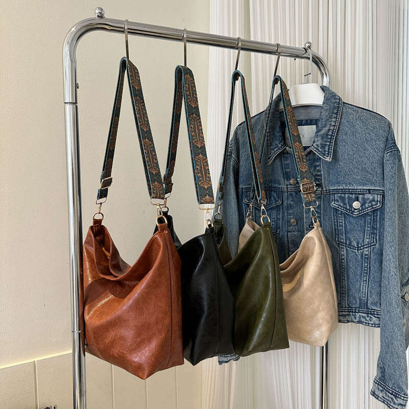 Large Capacity For Women In Spring And Summer, Retro Broadband Single Shoulder Crossbody Bag, High-End Texture Commuting Bucket Bag B3