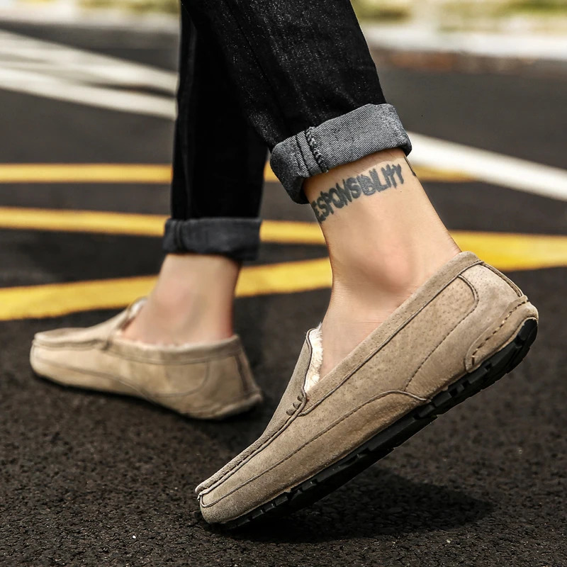Mens Loafers Plush Suede Leather Driving Shoes Casual Winter Warm Fur Man Moccasins Slip On Driving Loafer Male Boat Shoes 241206