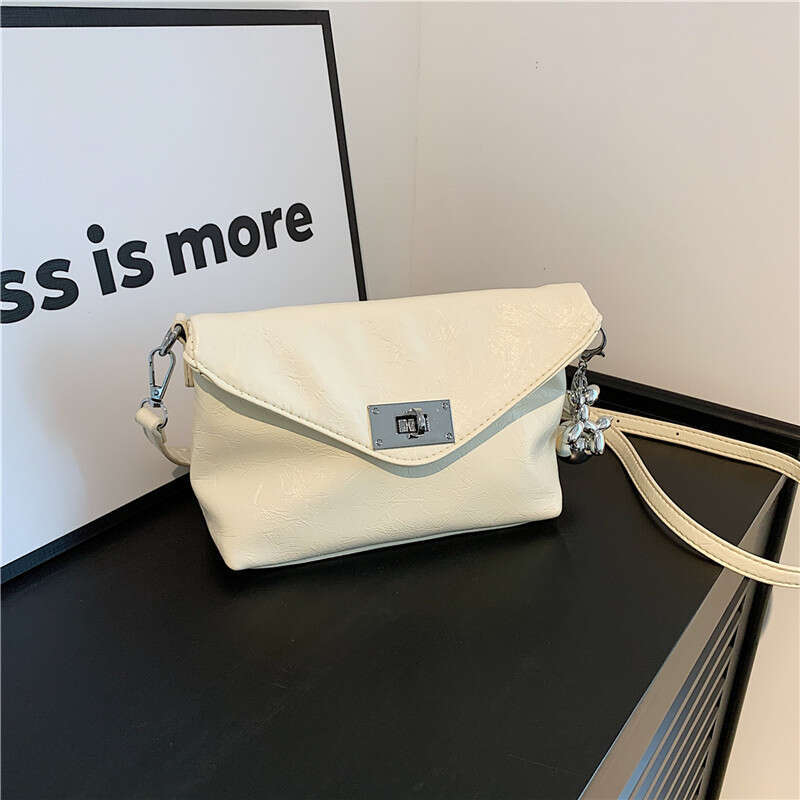 Crossbody 2024 New Small and Trendy Burst Pattern Underarm Envelope Versatile Casual Postman Fashion Shoulder Bag