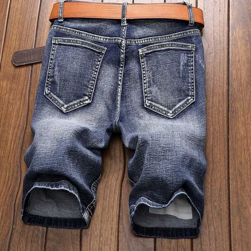 Man Denim Shorts Graphic Ripped with Text Short Jeans Pants for Men Cut Original Designer Korean Fashion Streetwear Cowboy SaleXJ241206