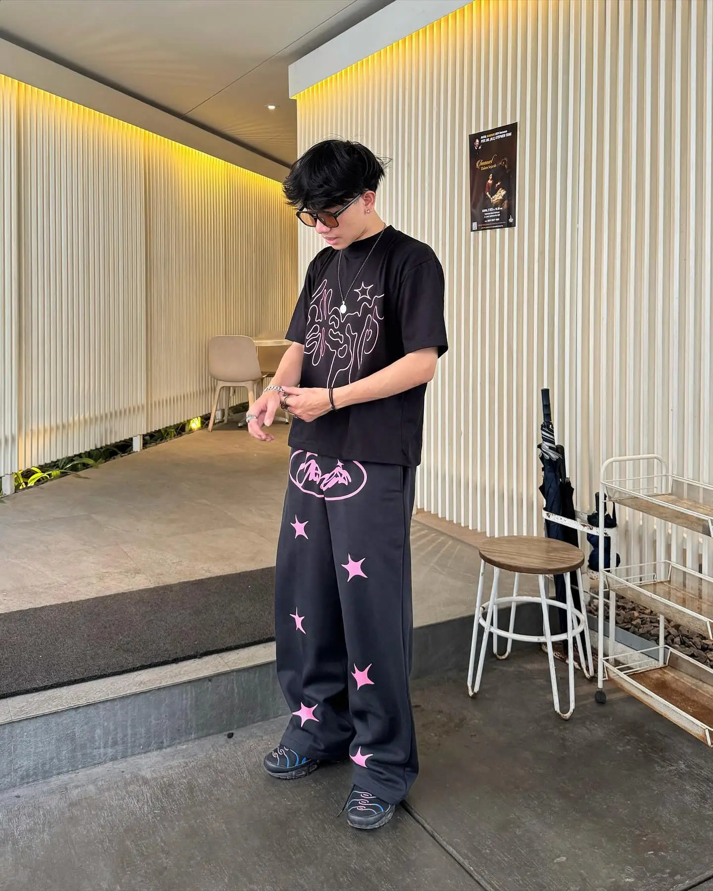 Casual Pink Stars Graphic T shirts Two Piece Sweatpant Y2K Clothes Men Streetwear Oversized Lounge Pants Set Clothing 241205