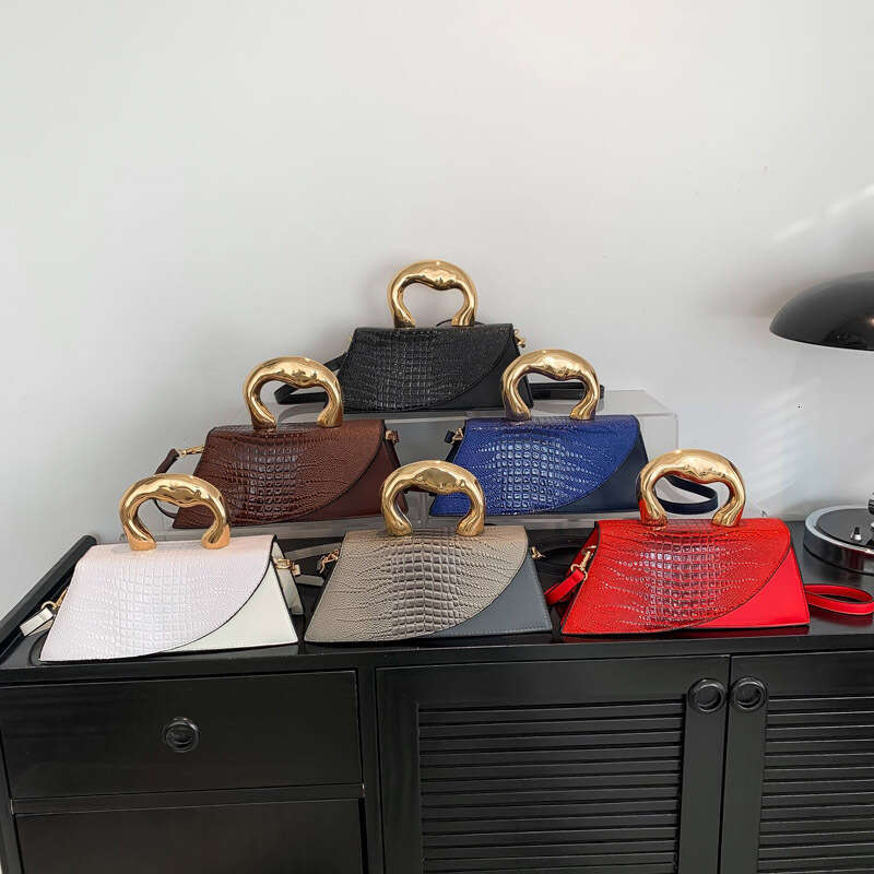 New Crocodile Pattern For Women In Summer, With A And Niche Design. Personalized PU Single Shoulder Crossbody Bag B2