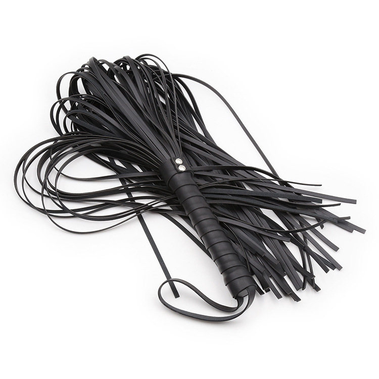 Manufacturer's spot wholesale SM adult sex toy tuning loose whip black leather strap two nail hand woven leather whip