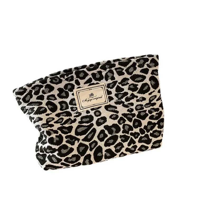 Classic Leopard Print Makeup Bag Zipper Pouch Large Capacity Portable Toiletries Bag Cosmetic Bag for WomenXJ241206