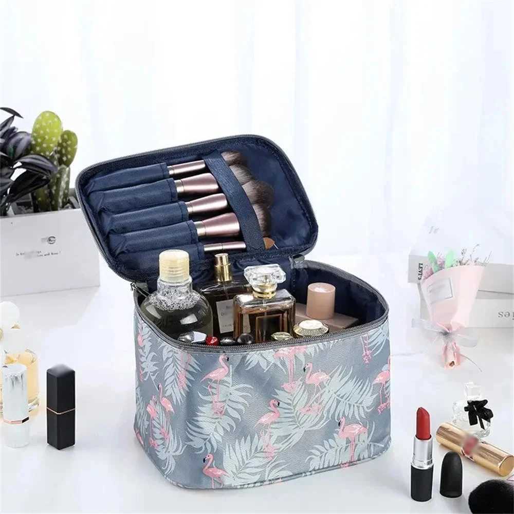 Large Capacity Portable Cosmetic Bag For Women Waterproof Makeup Bag Toiletries Organizer Storage Cases Zipper W Beauty PouchXJ241206