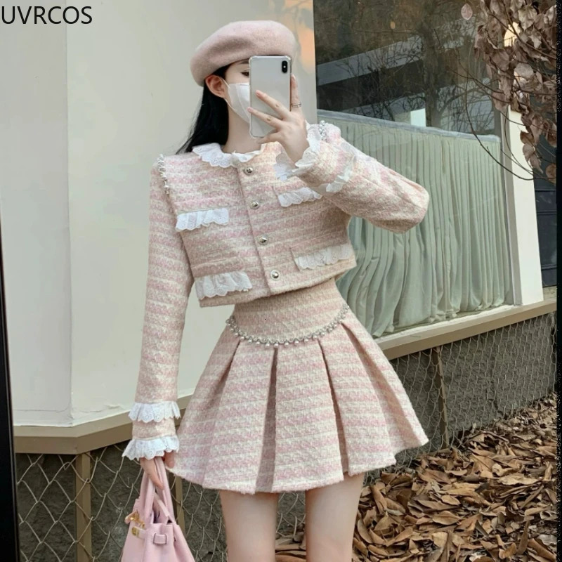 Pink autumn winter Kavay coarse woolen twopiece set womens sweet lace patch work wool jacket elegant pearl pleated mini ski suit 241206