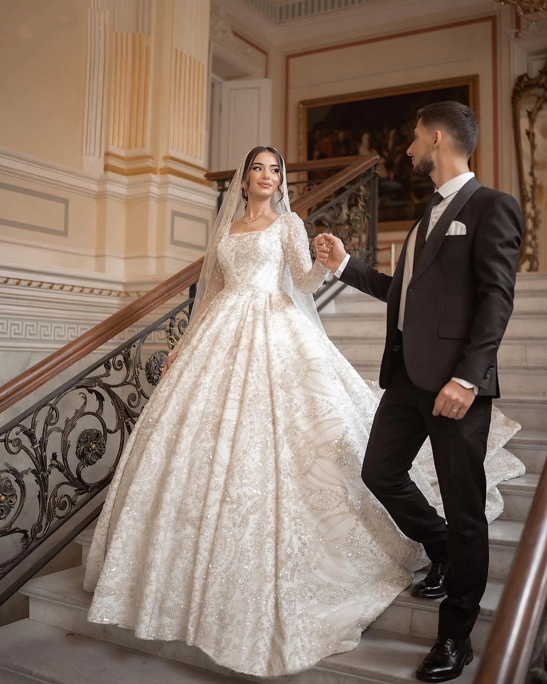 Gorgeous Wedding Dress Sequins Square Neck Bridal Ball Gowns Pearls Beading Long Sleeves Sweep Train Lace Up Customized Vestidos De Novia Plus Size