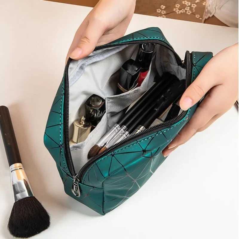 Simple Portable Makeup Storage Bag Lightweight Multifunctial Geometric Pattern Bag Travel Toiletry Pouch Coin Purse CosmeticXJ241206