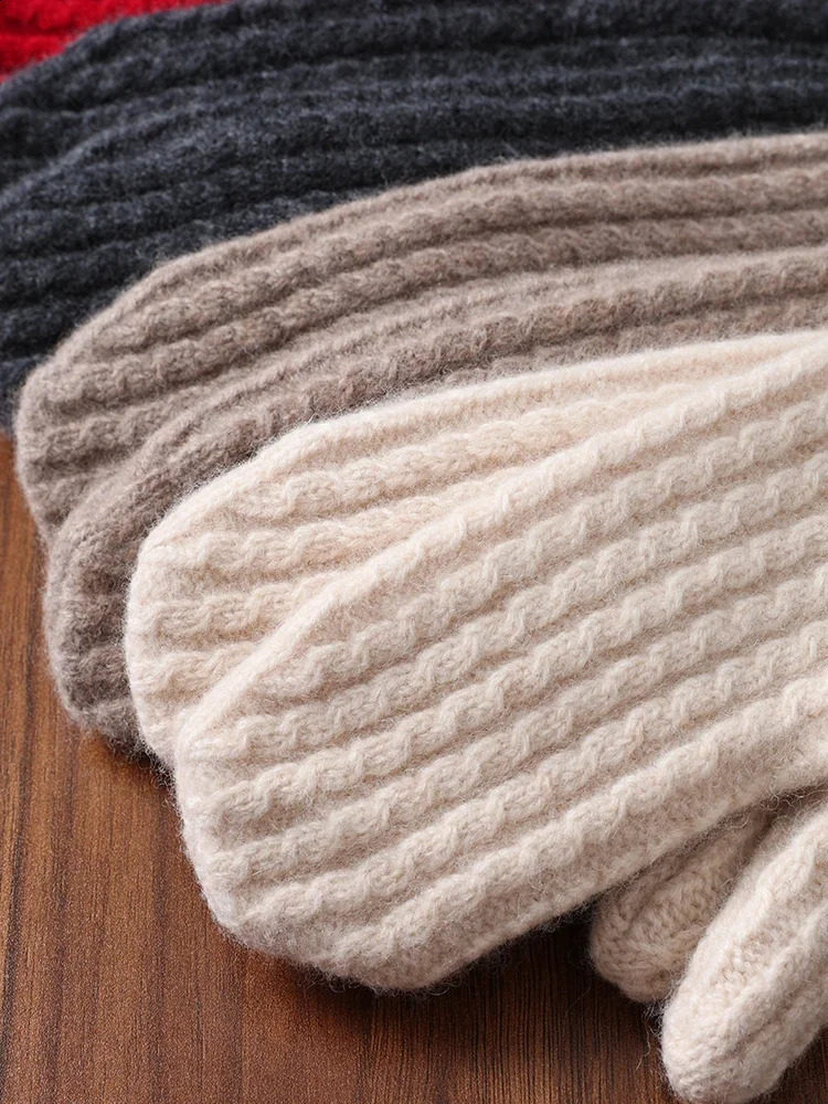 100 Cotton Thick Density Knitted Gloves for Women Outdoor Warmth Mens Cable Gloves Work Drive Gloves Neutral Gloves Warmth 241206