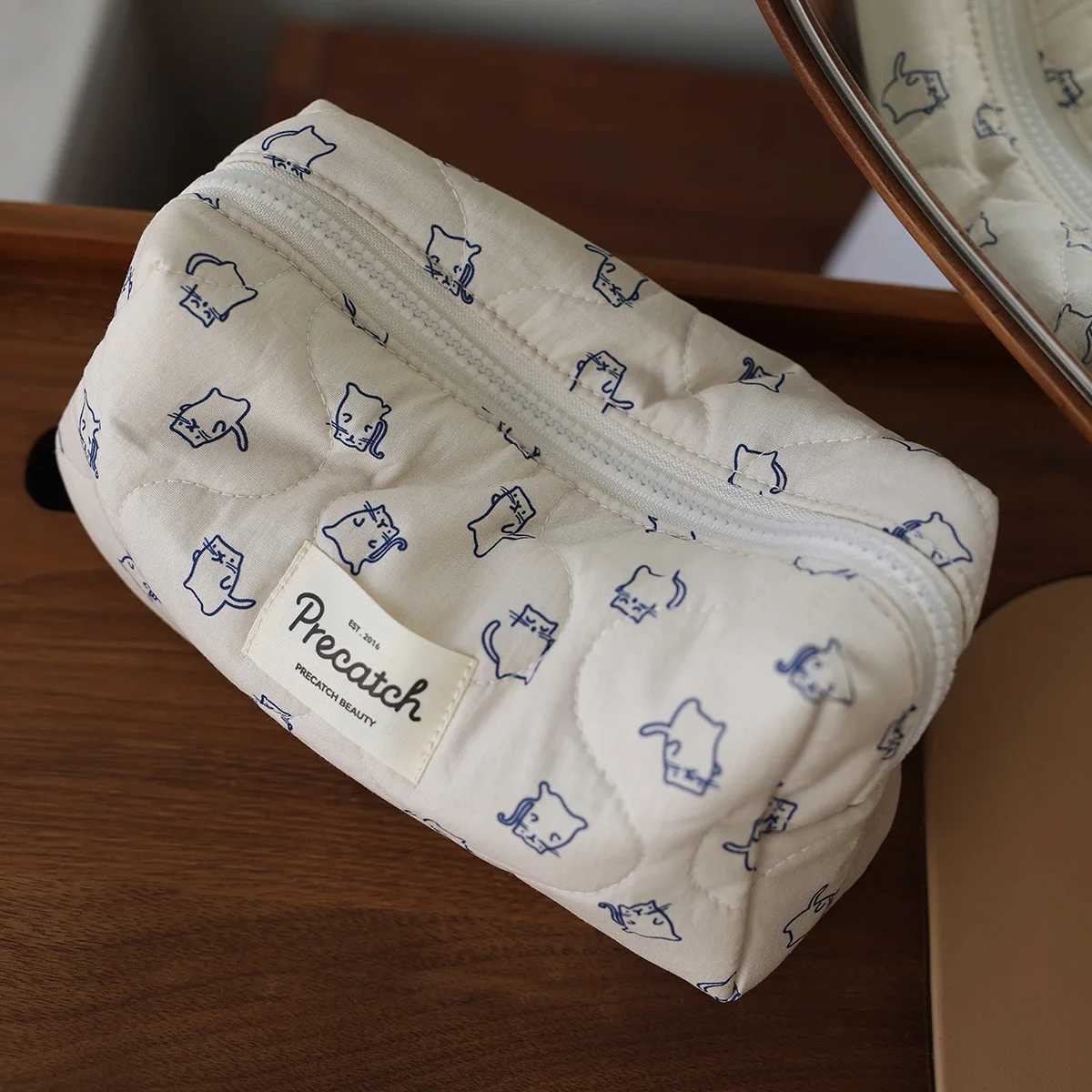 Carto hand-painted kitten cute storage bag fabric cosmetic bag travel portable toiletry storage bag woman makeup bagXJ241206