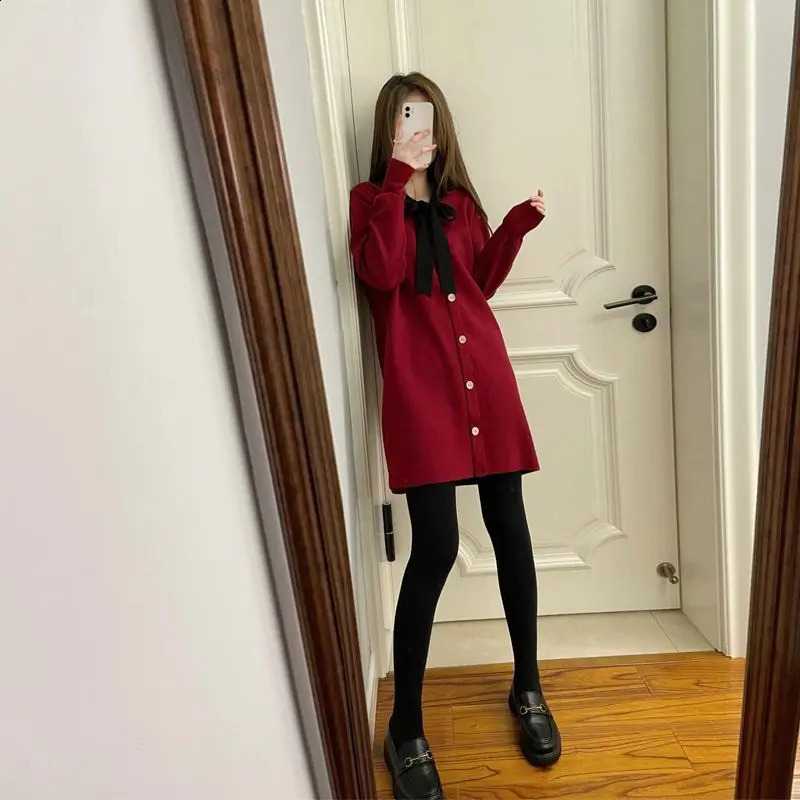 Red Sweet Battle Robe Knitted Dress Spring and Autumn Womens Gentle Style Small Man Paired with Coat Woolen 241205