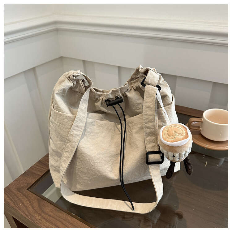 New Large Capacity Waterproof Nylon Fabric Drawstring Pleated Shoulder Bag For Travel And Leisure, Crossbody Bucket Bag, Fashionable Quality, Classic 