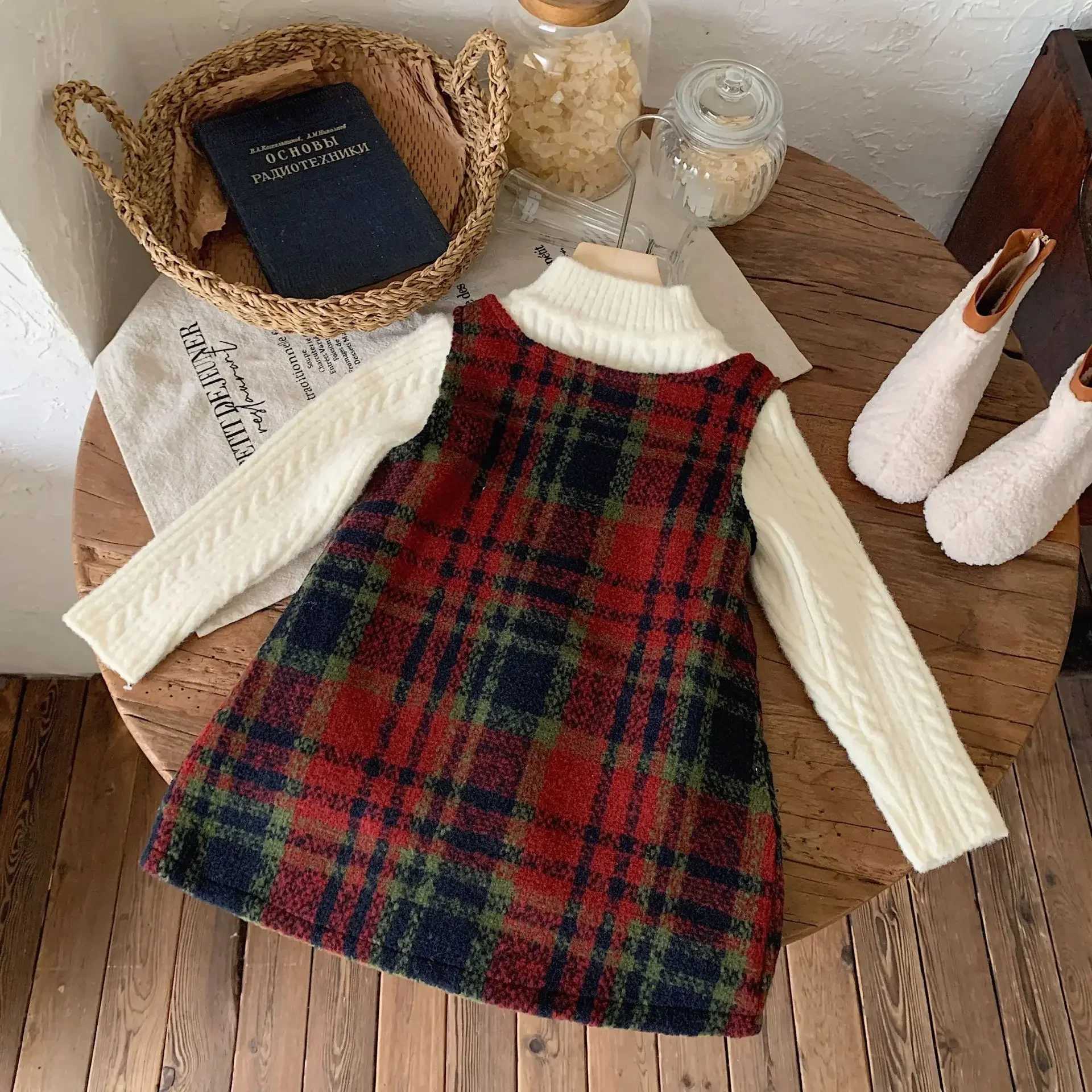 Baby Girl Skirt Clothes Children 2024 New Fall Winter Red Dress Simple Casual Sle All-match Fashion Kids Clothes SkirtXJ241206