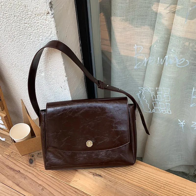 Vintage highcapacity messenger bag fashionable PU leather womens briefcase cross body casual handbag 250326