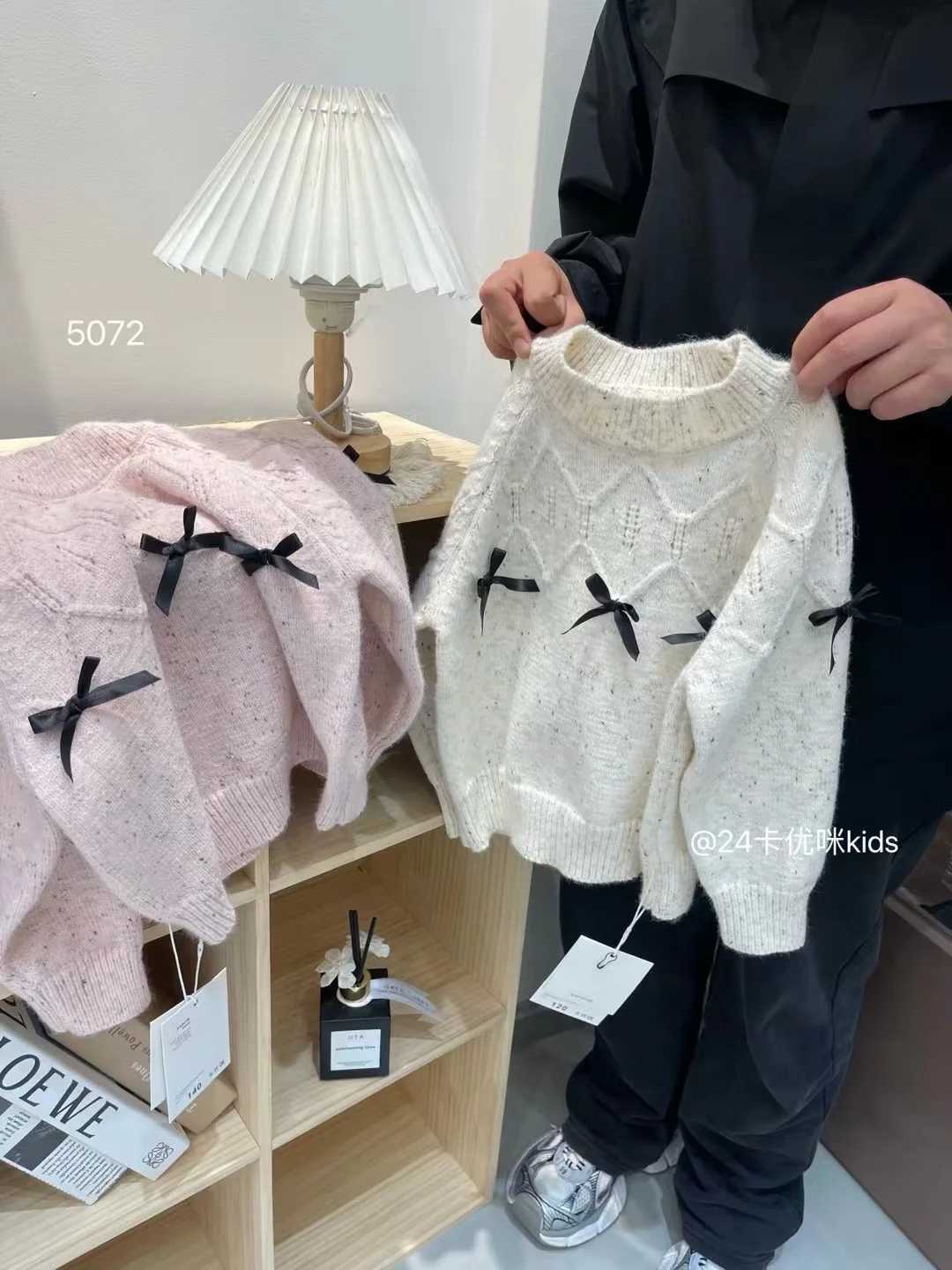 Cardigan Baby girl sweater with fashionable bow tie knitted to keep warm 2024 autumn new Korean style childrens sweater Q241205