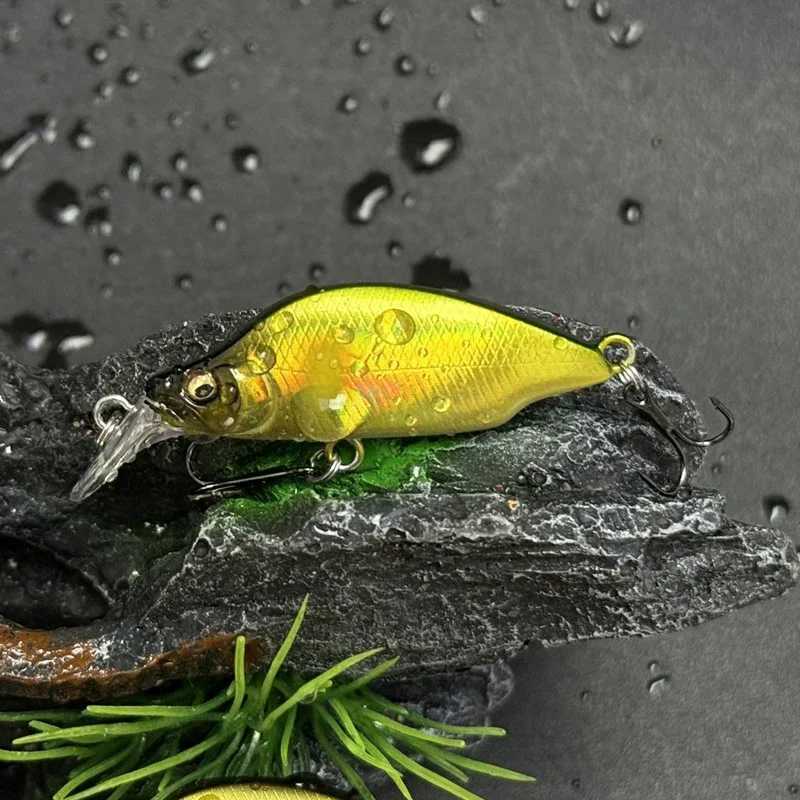 The curved hump design produces a strong winking fect and action response. 4.5cm/3.8g Minnow Sinking Road Runner LureXJ241128