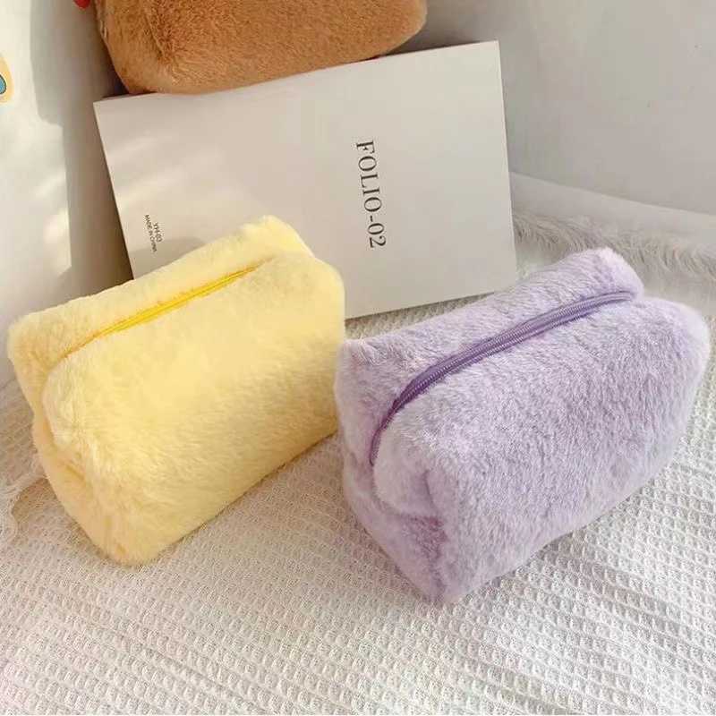Plush Makeup Bags For Women Soft Travel Cosmetic Bag Organizer Case Young Lady Girls Make Up Case Necessaries Cluh BagXJ241206
