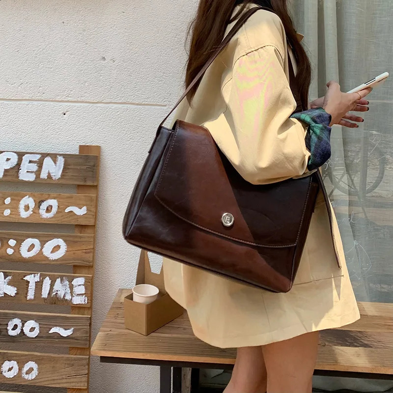 Vintage highcapacity messenger bag fashionable PU leather womens briefcase cross body casual handbag 250326