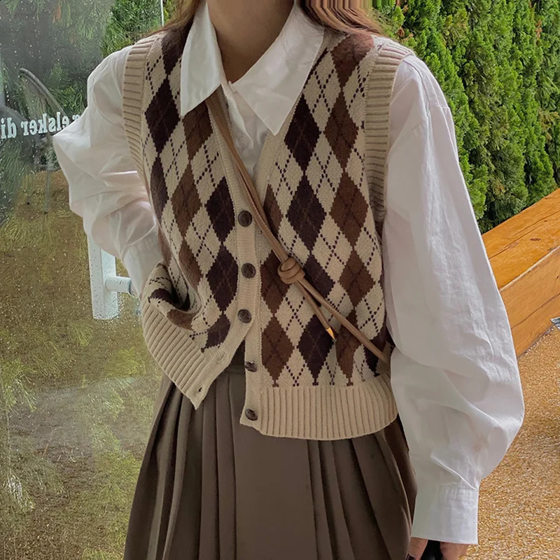 Knitted sweater womens retro full matching single chest Argyle vest pre course style chic Kavay sleeveless sweater student 241206